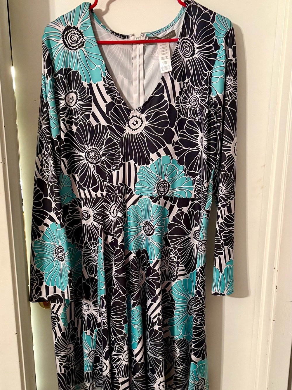 Floral V-Neck Long Sleeve Tunic Dress in Teal & Black